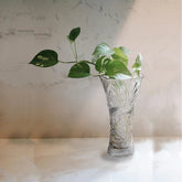 Vaso decorativo em vidro com alto-relevo – 24cm