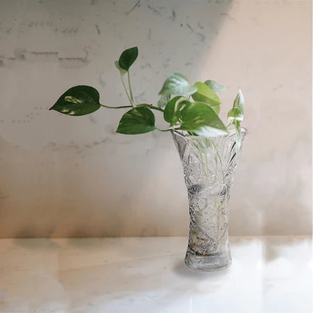 Vaso decorativo em vidro com alto-relevo – 24cm